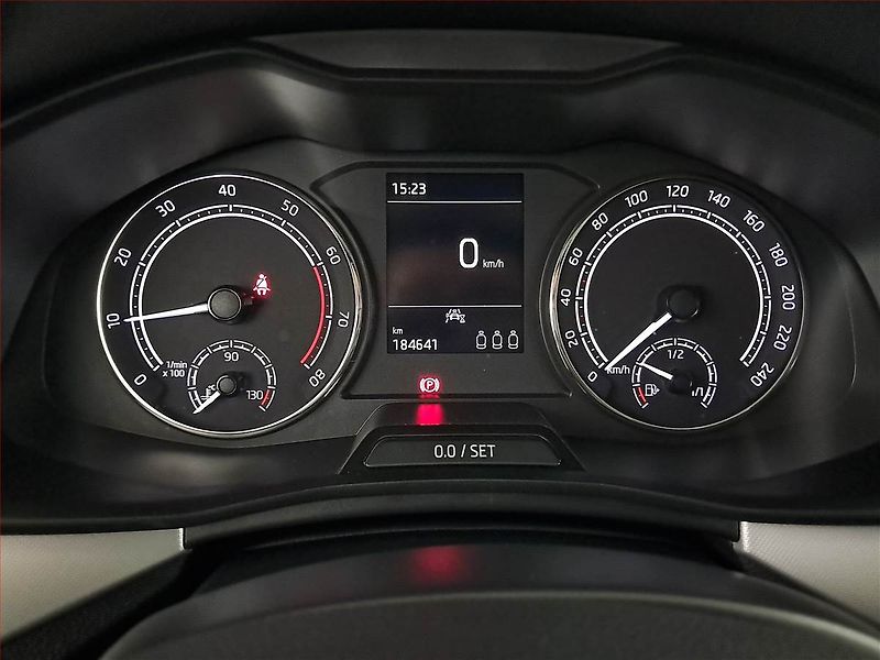 Škoda Scala (2020) 1.0 TSI, Tempomat - fotka 11 z 19