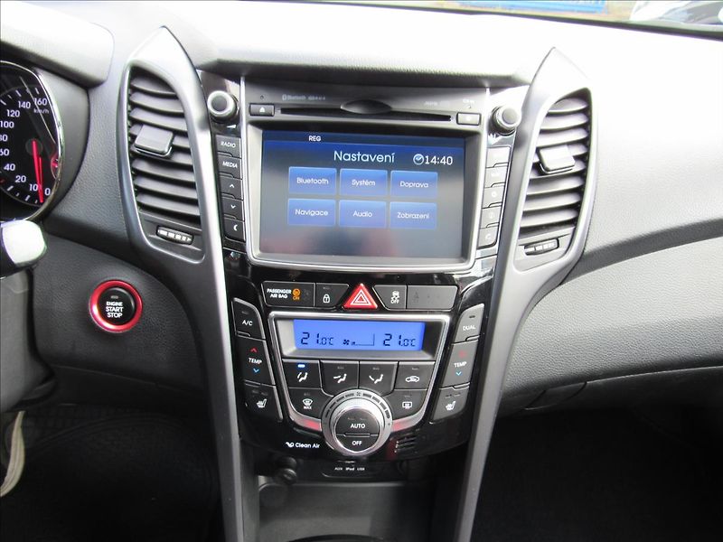Hyundai i30 1,6 Turbo 137kW - fotka 15 z 35