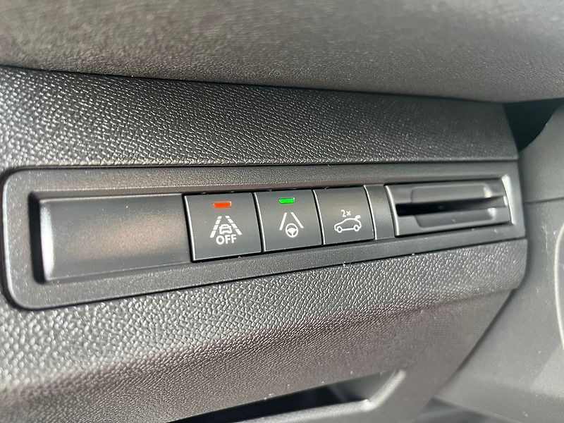 Peugeot 5008 1.6 PureTech/133kW GT AT - fotka 19 z 39