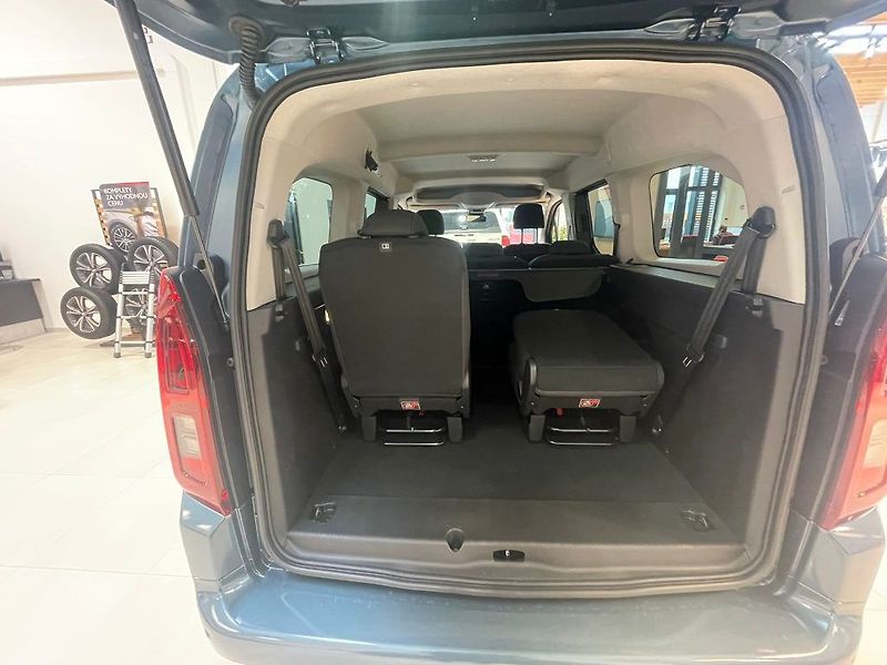 Toyota ProAce City Verso 1.5 D-4D M/T Family 7S - fotka 10 z 30