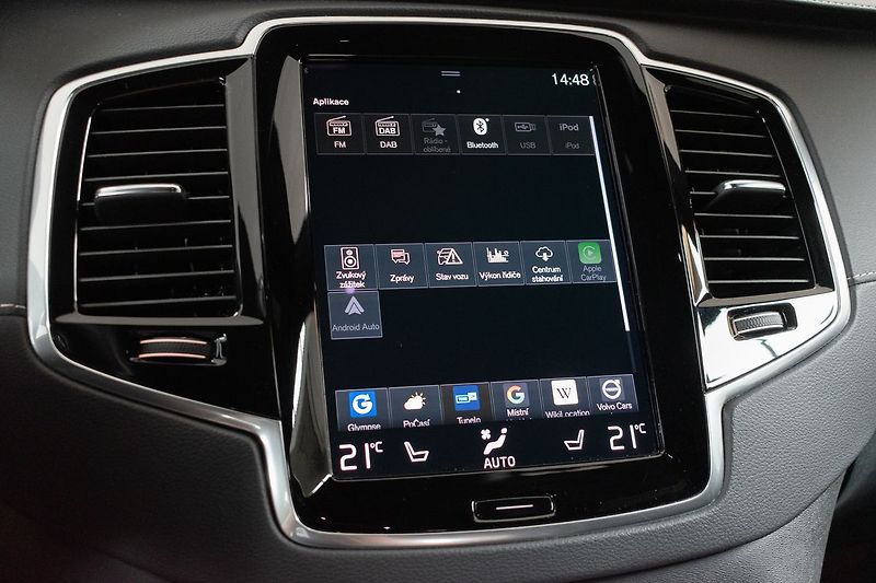 Volvo XC90 B5 AWD R-DESIGN*POLESTAR CHIP* - fotka 29 z 46