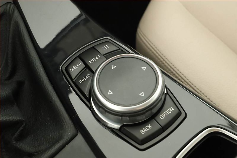 BMW Řada 5 (2015) 520d, Kůže, Bi-Xenony - fotka 16 z 20