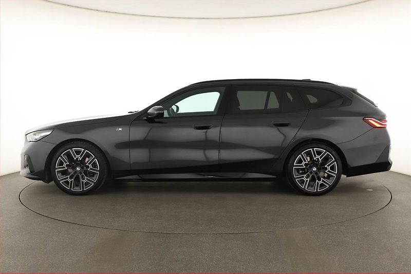 BMW Řada 5 (2025) 520d xDrive, M Sport, Navigace - fotka 3 z 21