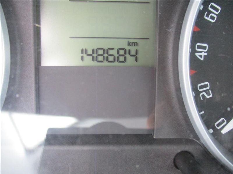 Škoda Fabia 1,4 i 16v, klima,servis,tažné, - fotka 10 z 35