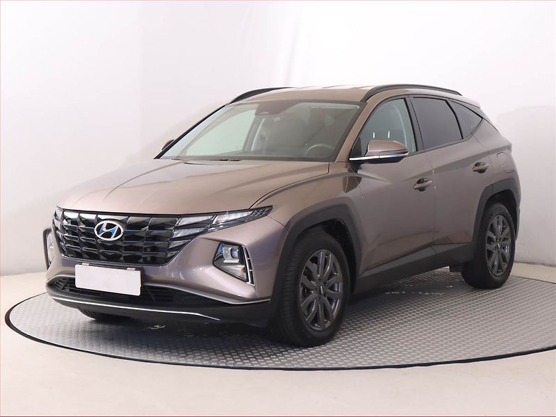 Hyundai Tucson (2021) Family 1.6 T-GDI - fotka 2 z 18