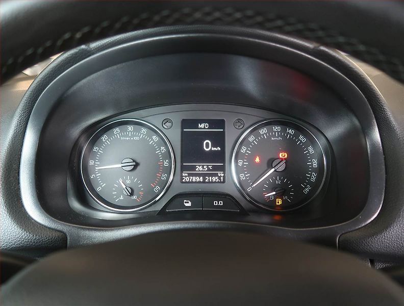 Škoda Fabia (2013) Monte Carlo 1.6 TDI, Tempomat - fotka 11 z 16