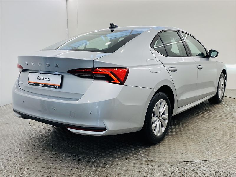 Škoda Octavia 1,5 TSI 110kW Selection - fotka 2 z 26