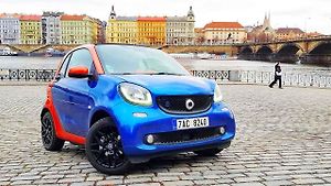 S elektrickým Smartem můžete za stovku zaparkovat i v centru Prahy. Jinde je ale tahle výhoda k ničemu.