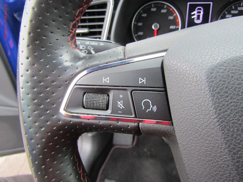 Seat Leon (2020) 1.5TSi, ČR, Bixenon, AC - fotka 15 z 17