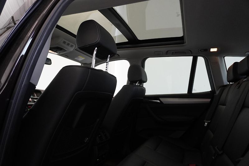 BMW X3 3.0d 230 kW XDRIVE AUTOMAT - fotka 26 z 32