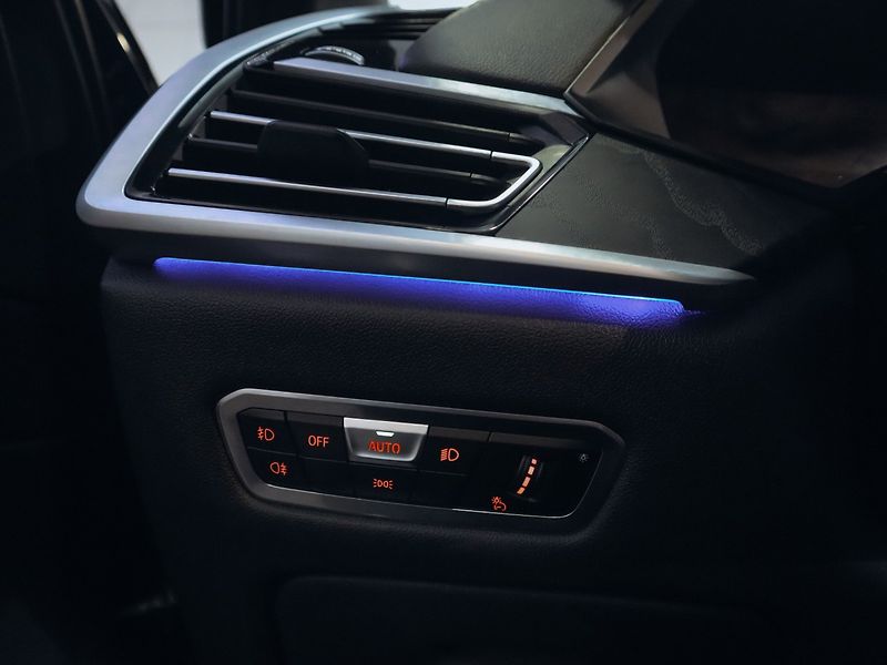 BMW X7 xDrive40i - fotka 21 z 32