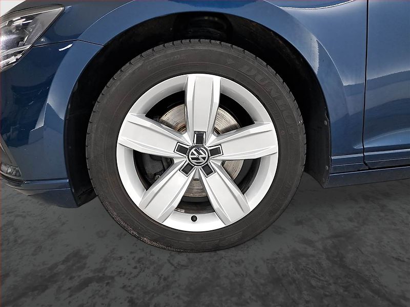 Volkswagen Passat (2020) Elegance 2.0 TDI, Automat - fotka 15 z 17