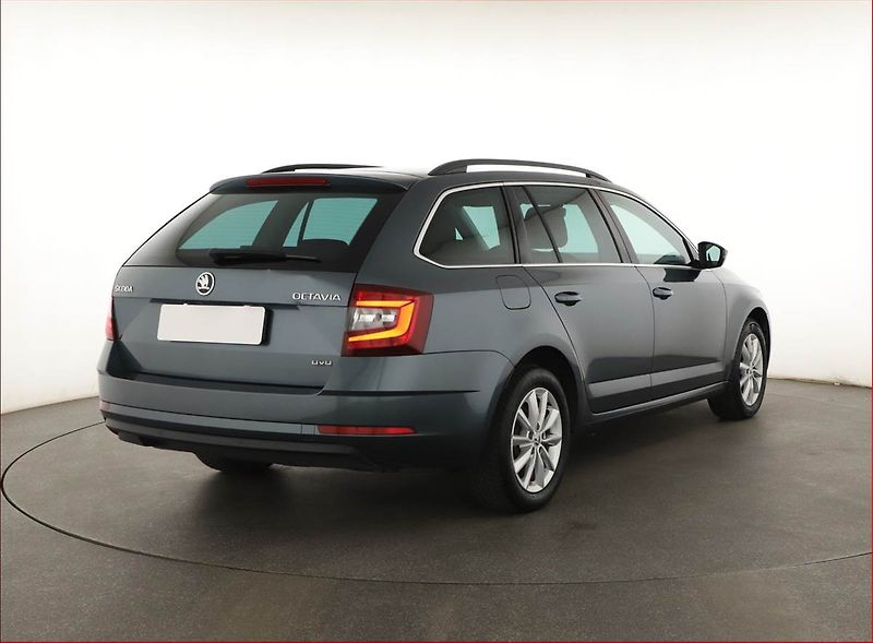 Škoda Octavia (2018) 2.0 TDI, 4X4, Automat, Navi - fotka 5 z 16