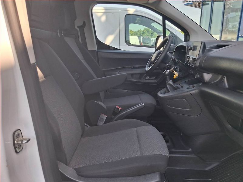 Toyota ProAce City (2021) 1.5 D4-D, ČR, DPH - fotka 7 z 17