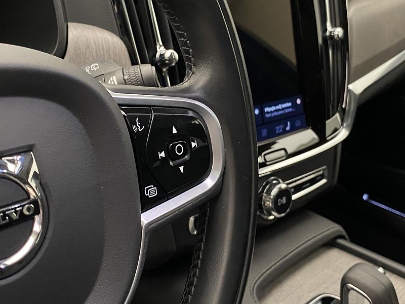 Volvo V90 CC B4 AWD MOMENTUM AUT - fotka 21 z 65