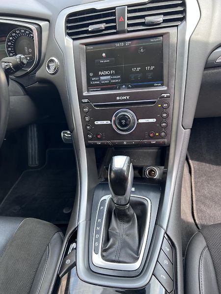 Ford Mondeo (2015) 2.0 TDCi 4×4, Titanium, ČR sv. - fotka 9 z 22