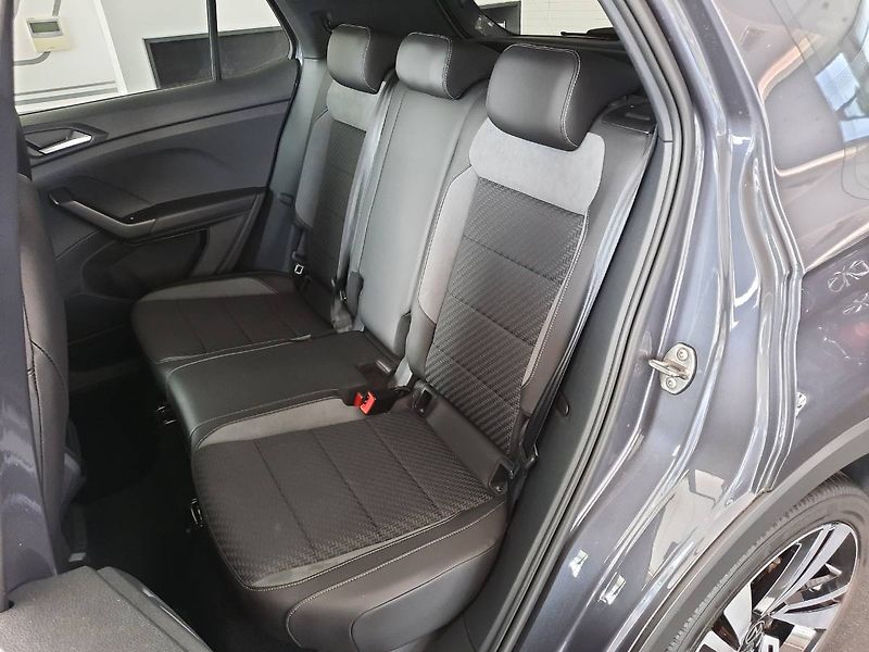 Volkswagen Ostatní (2022) R-Line 1.5 TSI (110kW/150k) DS - fotka 9 z 24
