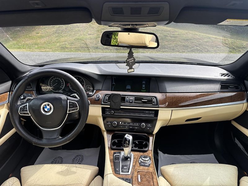 BMW Řada 5 (2012) 525d Individual Nový motor kůž - fotka 9 z 27