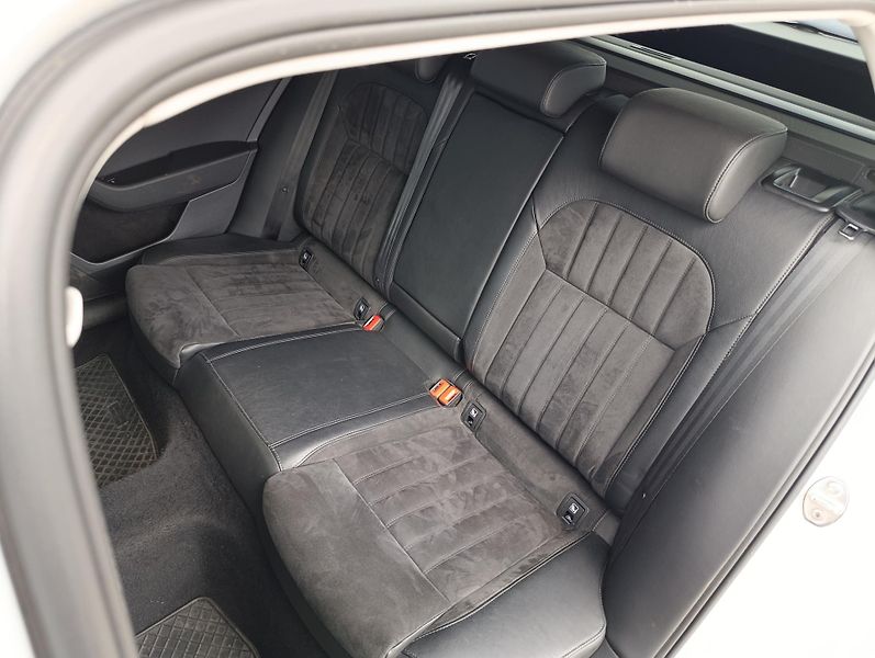 Škoda Superb 2.0TDI 140kW DSG 4X4 STYLE+  - fotka 15 z 34