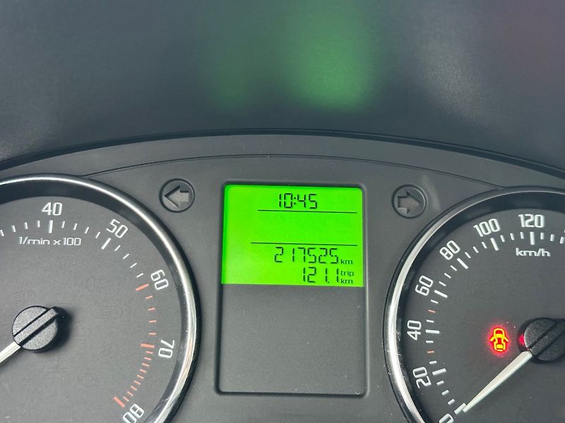 Škoda Fabia (2011) 1.2i PĚKNÝ STAV, 100%KM - fotka 9 z 13