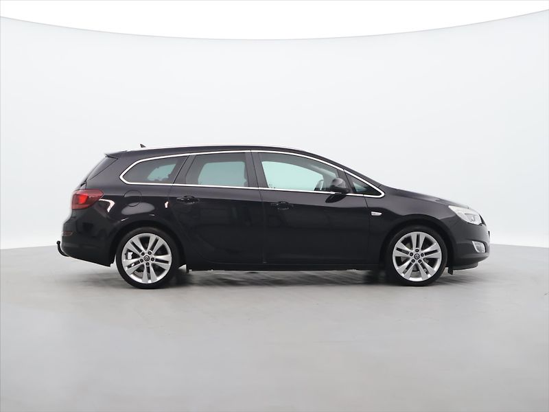Opel Astra 1.7 CDTi 81kW Cosmo tažné - fotka 8 z 24