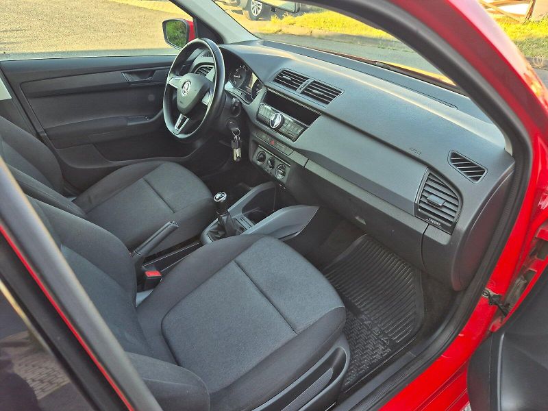 Škoda Fabia (2018) kombi Active 1.0 TSI 70 kW 5°m - fotka 18 z 25
