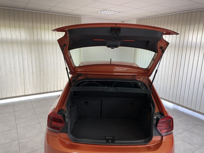 Volkswagen Polo 1.0 TSi ČR 1.MAJ. REZERVACE  - fotka 25 z 25