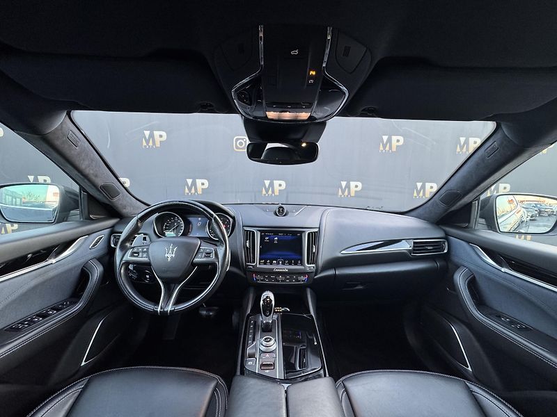 Maserati Levante (2018) GranLusso Q4, 3.0iV6 257kW, ČR - fotka 11 z 45