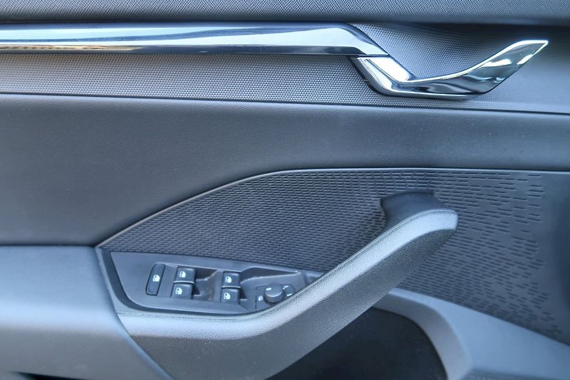 Škoda Octavia (2023) Ambition Plus 2.0 TDI 110 kW D - fotka 15 z 28