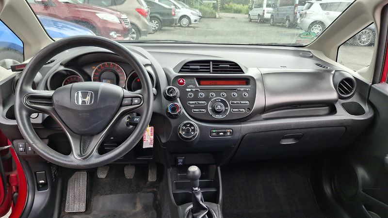 Honda Jazz 1.2 benzin 66 kw Facelit - fotka 20 z 36