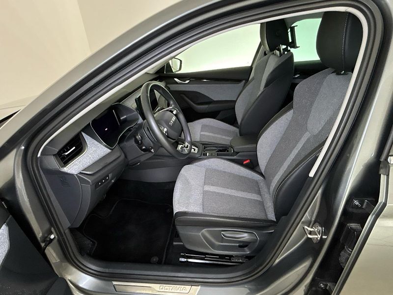 Škoda Octavia Top Selection DSG - fotka 7 z 30