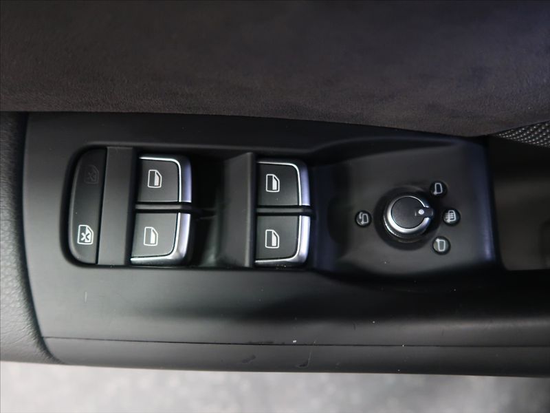 Audi Q3 2,0 TFSi 162 KW S-tronic Quatt - fotka 13 z 29
