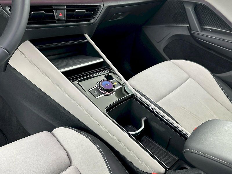 Volkswagen Tayron (2025) Elegance 2.0 TSI 150kW 4Motion - fotka 31 z 42