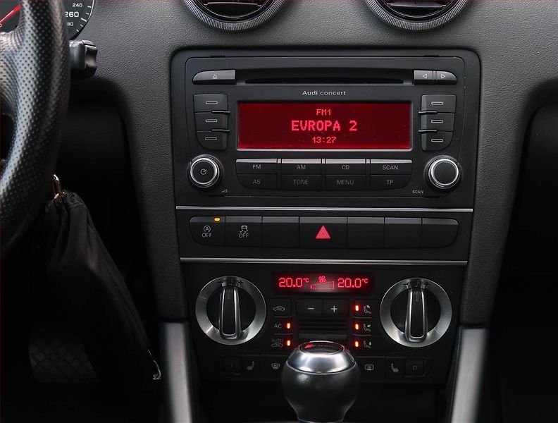 Audi A3 (2012) 1.2 TFSI, Automat, Serv.kniha - fotka 12 z 17