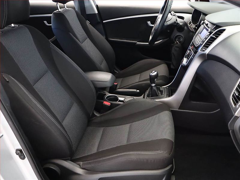 Hyundai i30 (2016) 1.6 GDI, Serv.kniha, Tempomat - fotka 7 z 14