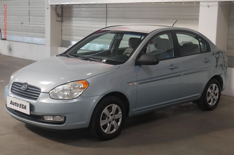 Hyundai Accent (2008) 1.4i, ČR, AC, zmk.řazení - fotka 3 z 15