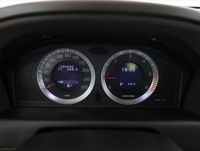 Volvo XC60 (2010) D5 Polestar, 4X4, Automat - fotka 9 z 17