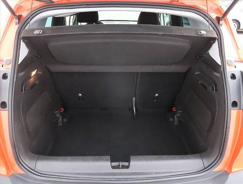 Opel Crossland X (2021) 1.2 Turbo, ČR,1.maj - fotka 13 z 19