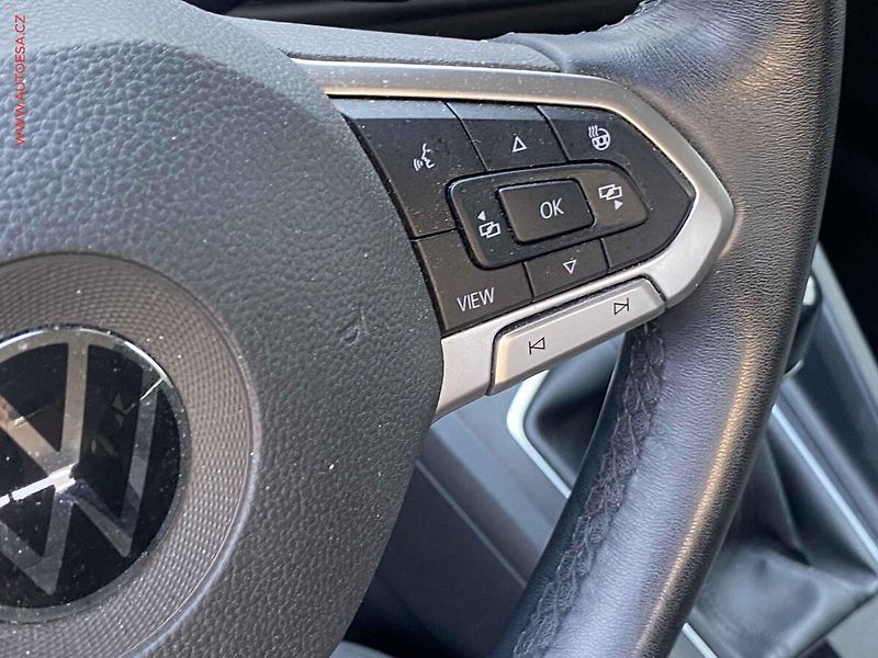 Volkswagen Golf (2022) 2.0 TDi, ČR, Life, LED - fotka 14 z 18