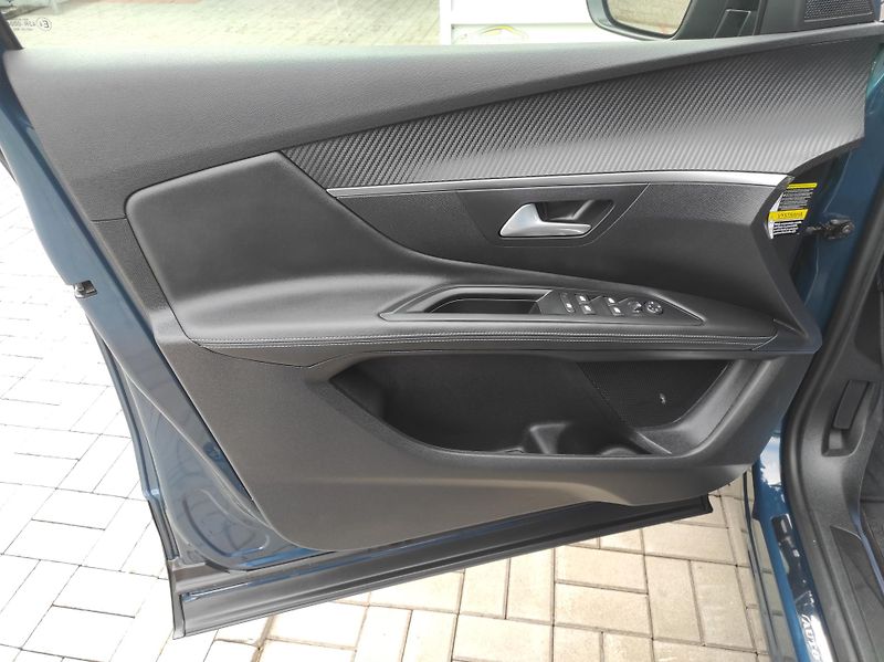 Peugeot 3008 1,5BlueHDi S&S, ALLURE, ČR - fotka 41 z 61