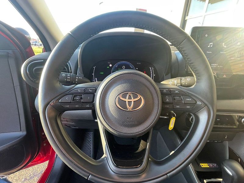 Toyota Yaris 1.5 Hybrid 116k automat Style - fotka 19 z 28