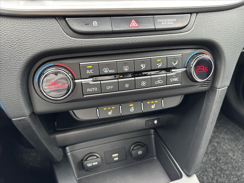 Kia Ceed 1,5 TGDi TOP ZÁRUKA - fotka 26 z 40