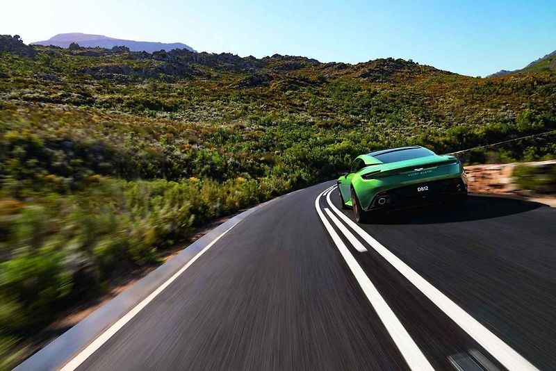 Aston Martin DB12