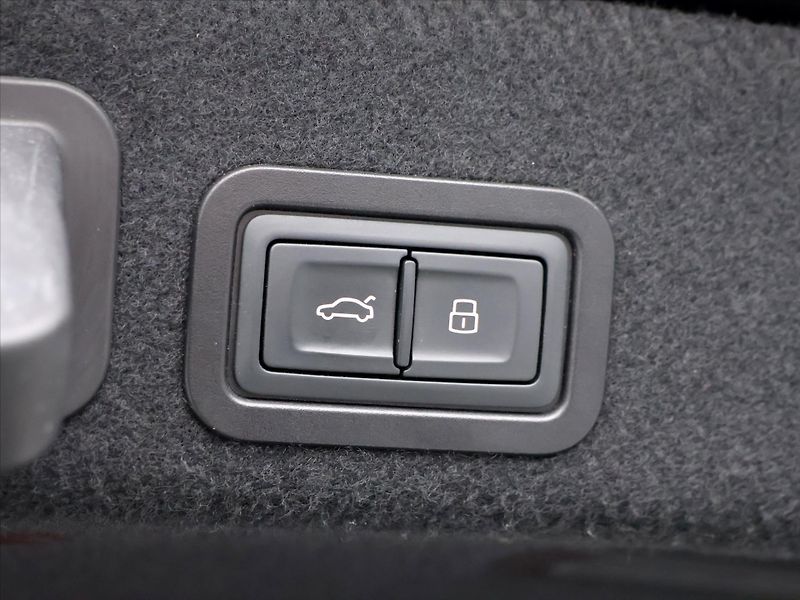 Audi A6 3,0 TDI 240kW quattro S-line C - fotka 11 z 36