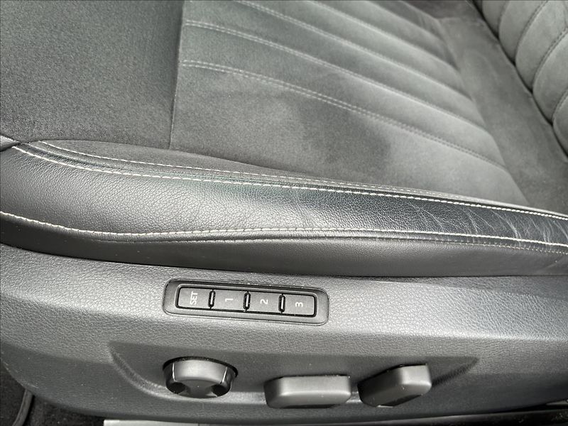 Škoda Superb 2,0 STYLE 4X4 TAŽNÉ,KAMERA - fotka 13 z 31