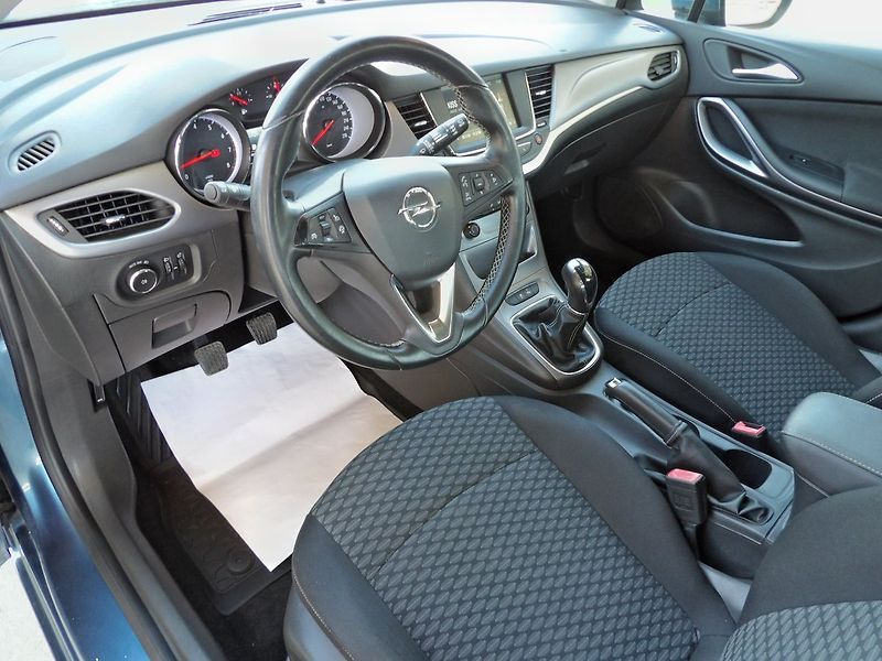 Opel Astra 1.4 Turbo 92kW ST ČR 1maj. - fotka 17 z 27
