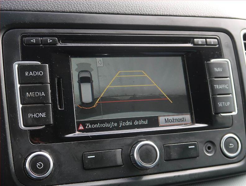 Volkswagen Sharan (2015) 2.0 TDI, 7 míst, Navi - fotka 16 z 28