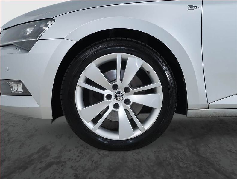 Škoda Superb (2016) 2.0 TDI, Automat, Navi - fotka 15 z 22