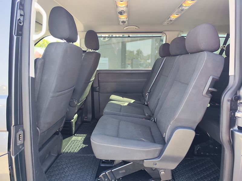 Volkswagen Caravelle 2.0 TDi/110kW Long ,DSG 8.míst - fotka 11 z 28