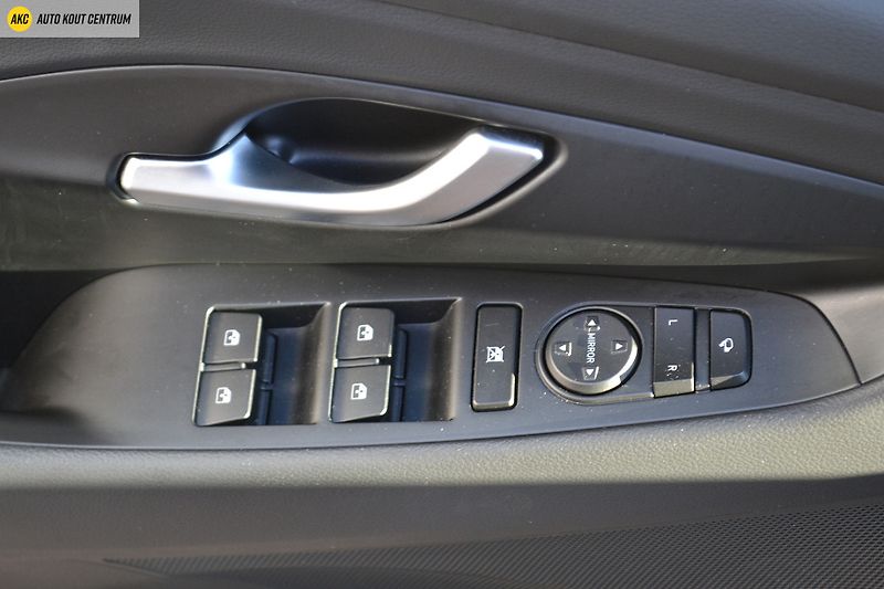Hyundai i30 WG 1.5T-GDI 103KW DCT FAMILY N - fotka 37 z 47